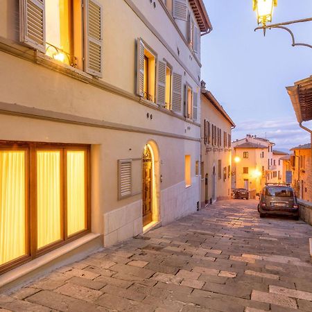 Palazzo Falcinelli Luxury Room In Montepulciano Center With Air Conditioning And Elevator المظهر الخارجي الصورة