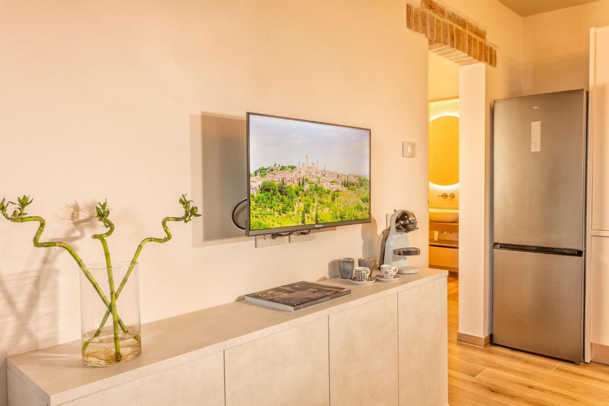 Palazzo Falcinelli Luxury Room In Montepulciano Center With Air Conditioning And Elevator المظهر الخارجي الصورة