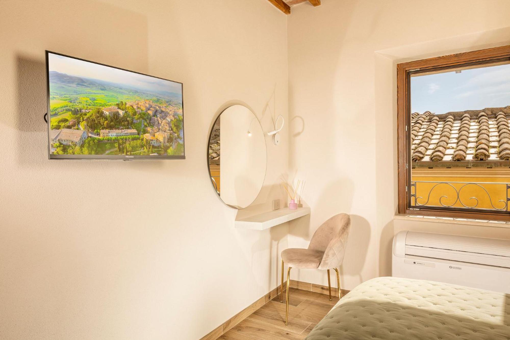 Palazzo Falcinelli Luxury Room In Montepulciano Center With Air Conditioning And Elevator المظهر الخارجي الصورة